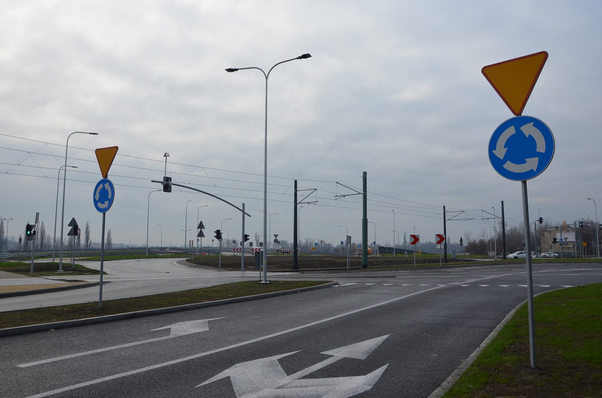 Zjazd z nowego ronda w Zaborzu wciąż jest zamknięty. Kiedy prace zostaną zakończone?
