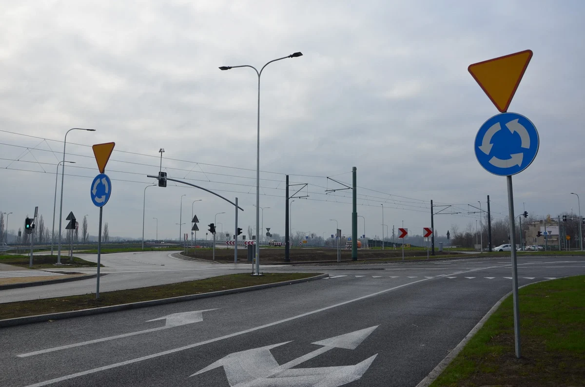 Zjazd z nowego ronda w Zaborzu wciąż jest zamknięty. Kiedy prace zostaną zakończone?