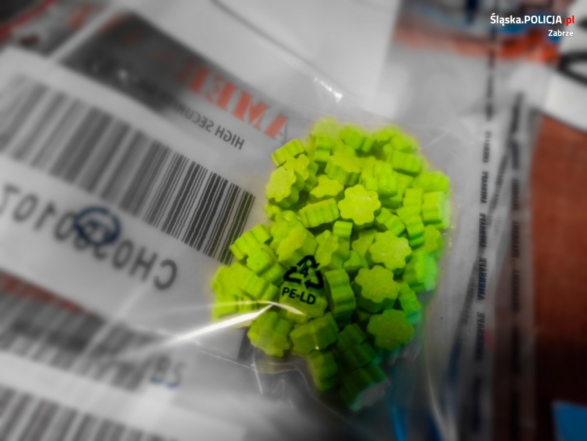 Policjanci przechwycili narkotyki i odzyskali przywłaszczony rower o wartości 7 tysięcy zł