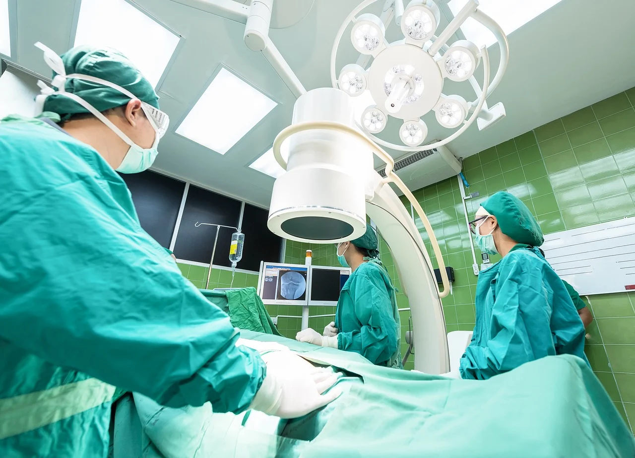 Eksperci: pacjenci transplantacyjni potrzebują zabezpieczenia przed COVID-19