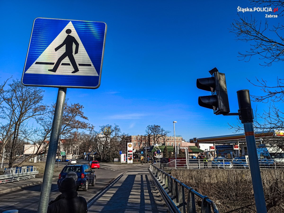 13-latka potrącona na przejściu dla pieszych. Policja poszukuje świadków zdarzenia