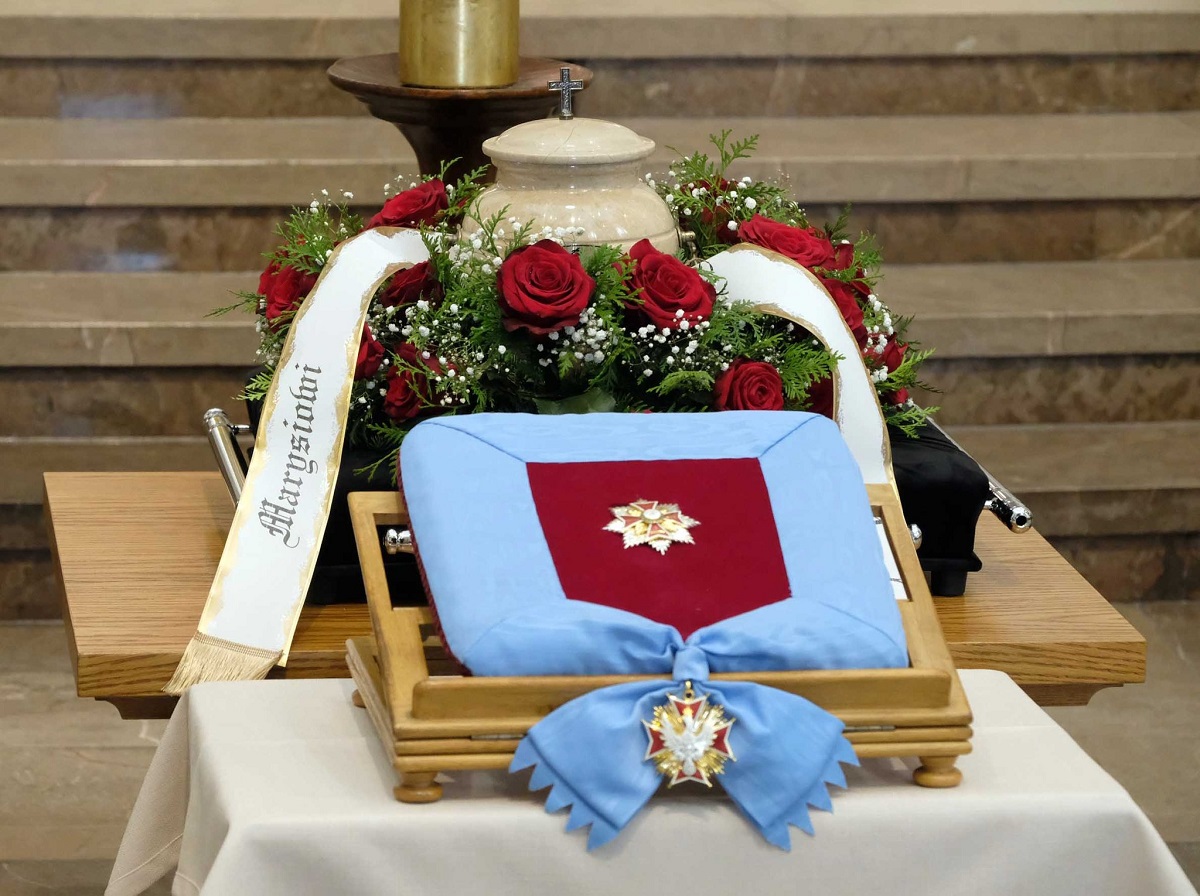 Uroczystości pogrzebowe prof. Mariana Zembali. Pośmiertnie odznaczony Orderem Orła Białego