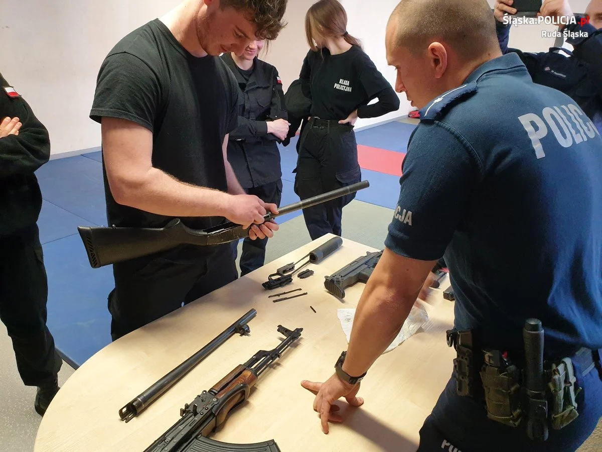 Klasa policyjna odwiedziła rudzką komendę