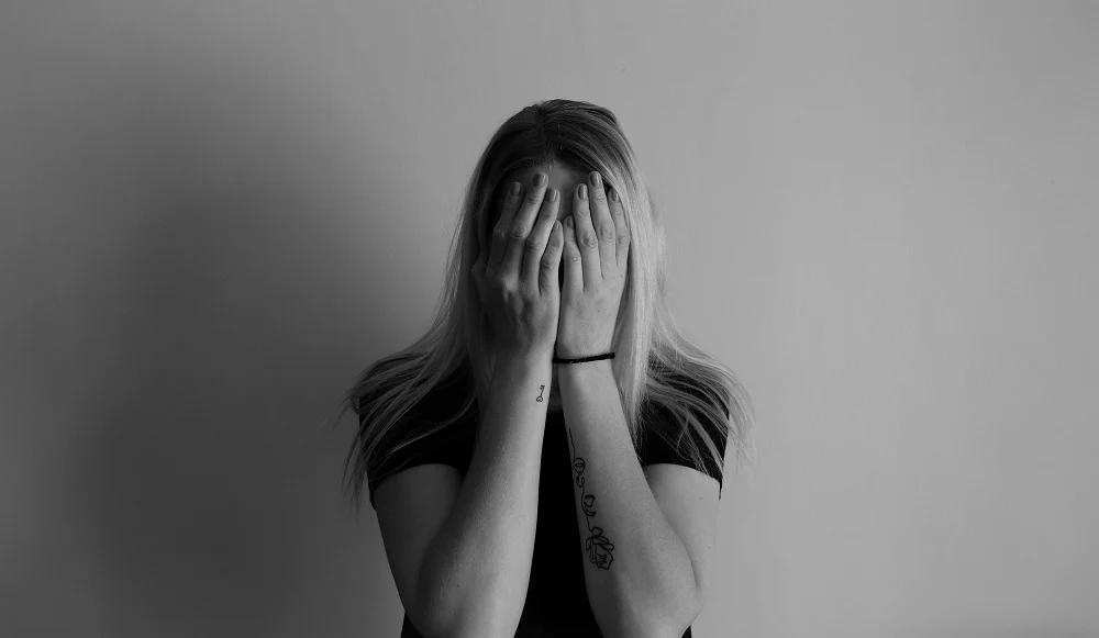 Już 48 proc. młodych dorosłych zmaga się ze zdrowiem psychicznym
