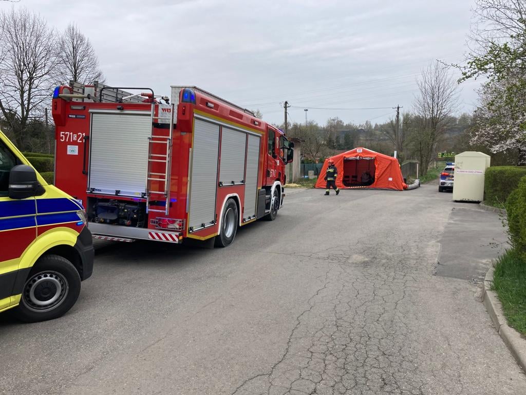 Ruda Śląska: W jednym z budynków przy ul. Szarotek znaleziono pocisk artyleryjski!