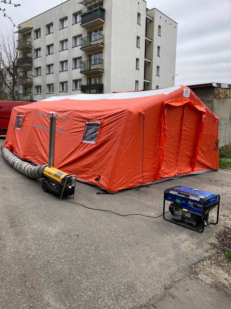 Ruda Śląska: W jednym z budynków przy ul. Szarotek znaleziono pocisk artyleryjski!