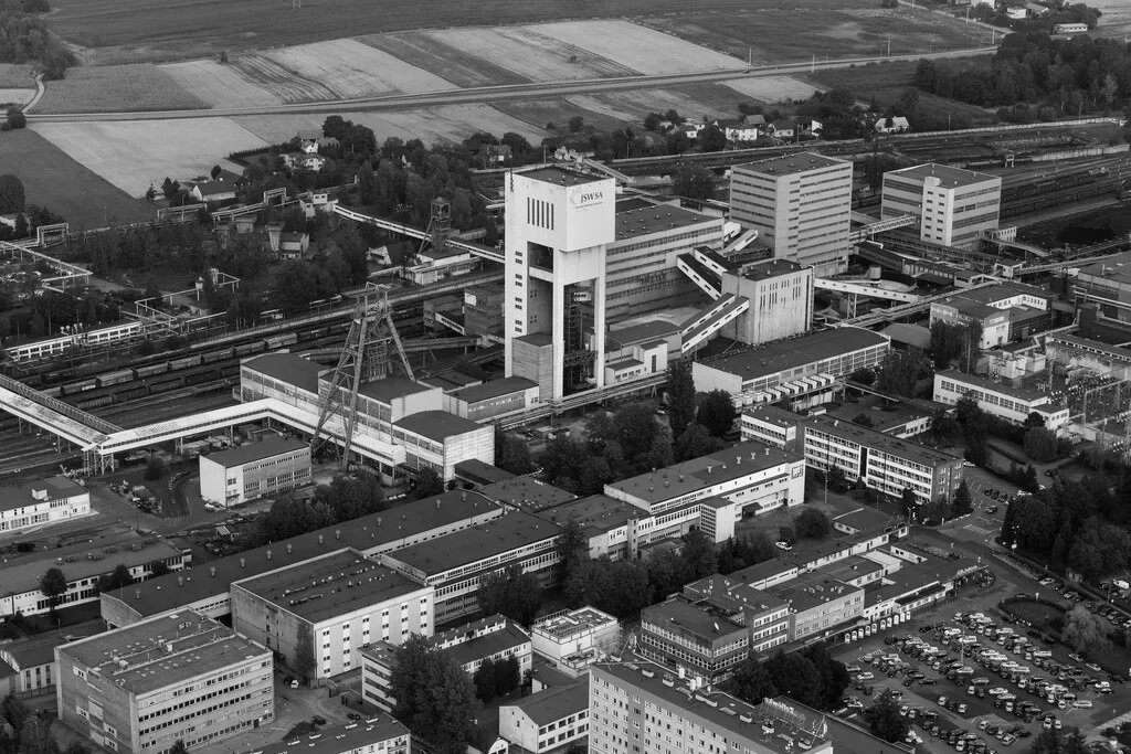 Ratownicy dotarli do czterech górników uwięzionych pod ziemią w kopalni Zofiówka