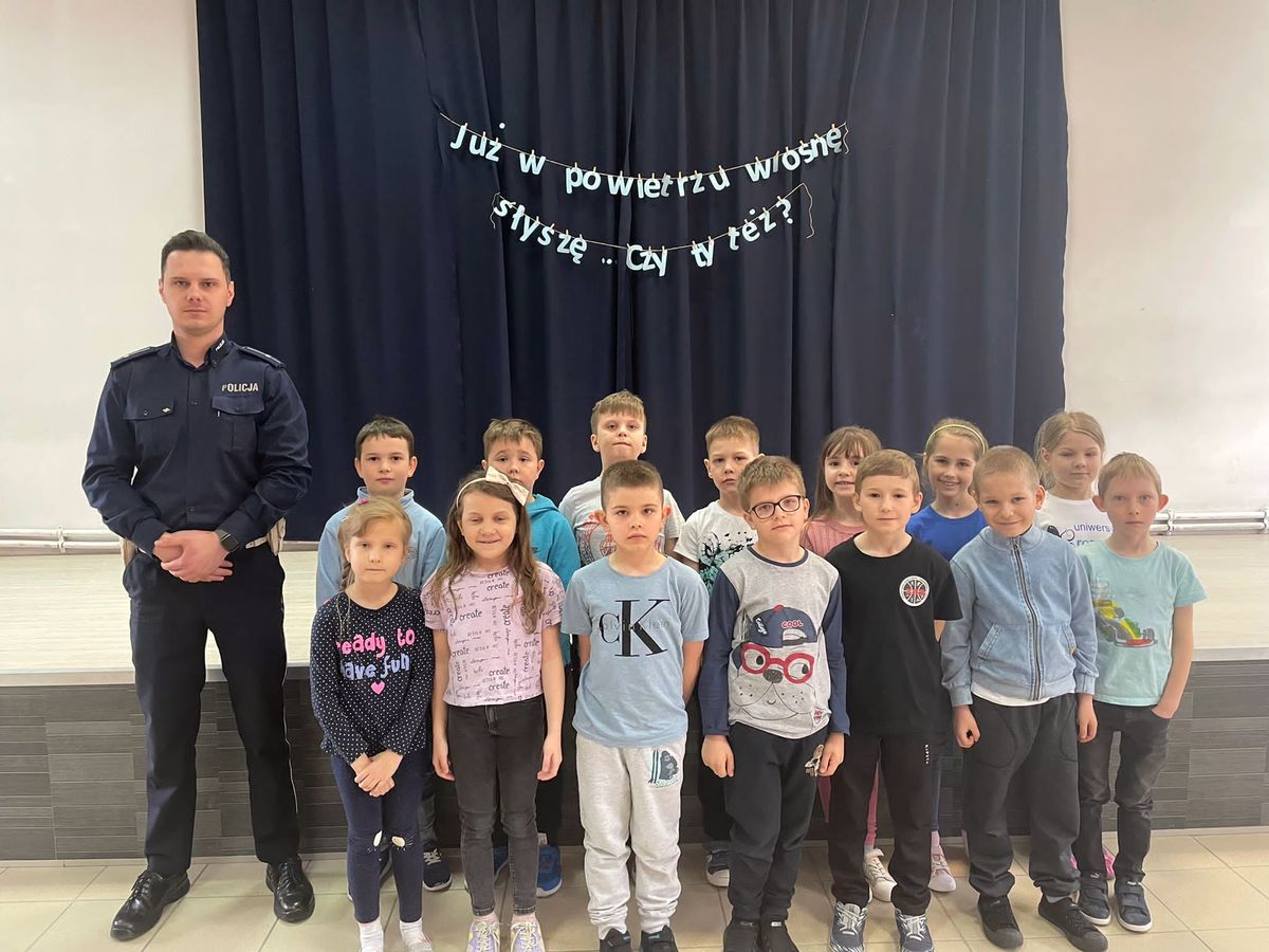 O bezpieczeństwie pieszych z pierwszoklasistami