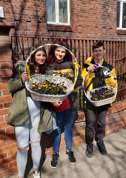 Kwiaty dla mieszkańców DPS