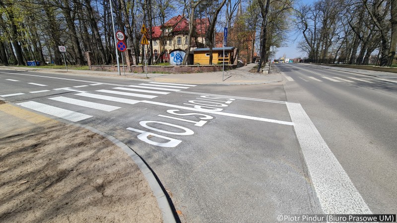 Ulica Sikorskiego z prawoskrętem i nową nawierzchnią