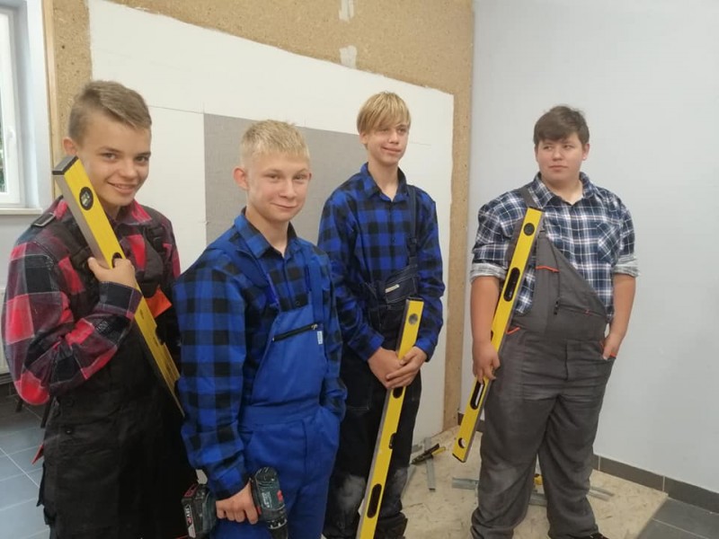 "Budujemy własną przyszłość". Branżowa Szkoła I stopnia nr 2 im. św. Jana Pawła II w ZSOiZ