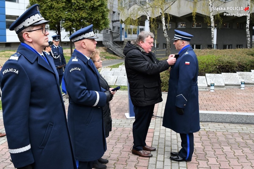 Komendant Miejski Policji w Piekarach Śląskich uhonorowany medalem
