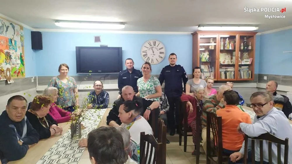 Policjanci z wizytą w Domu Pomocy Społecznej