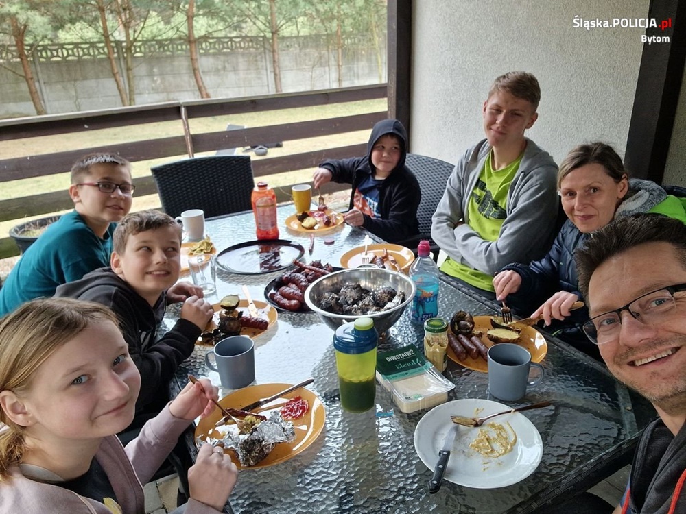 Dwie rodziny ukraińskie znalazły schronienie w domu bytomskiego policjanta