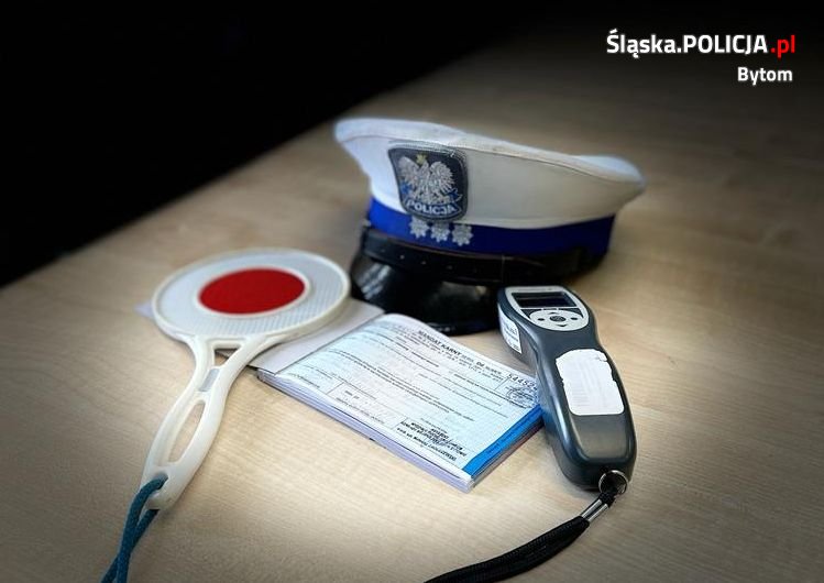 Wysokie mandaty i kosztowny spacer autostradą