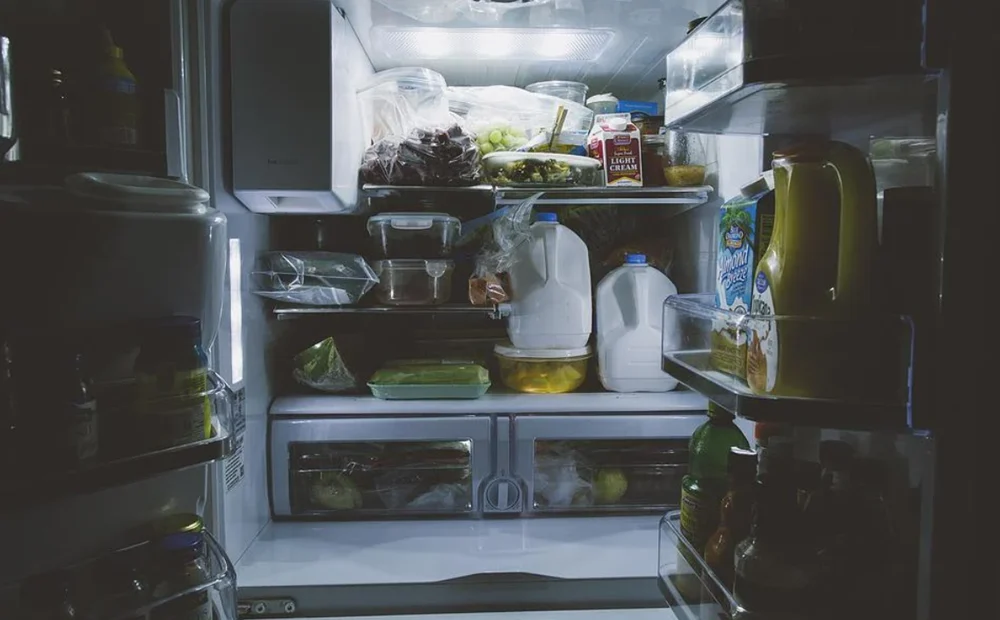 Nie wyrzucaj jedzenia - przynieś je do lodówki społecznej