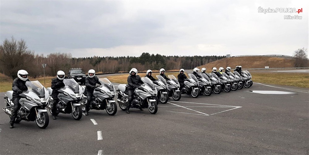Policjanci drogówki szkolili się z jazdy motocyklem szosowym