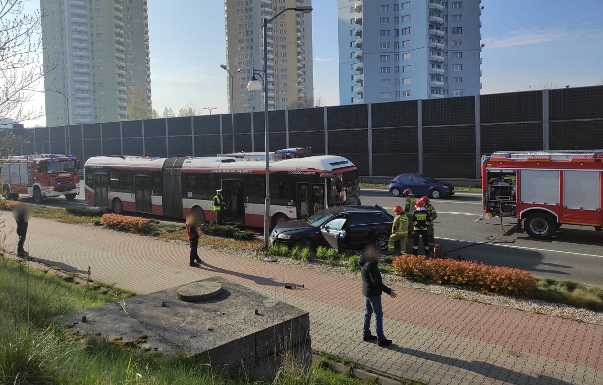 Wypadek na al. Roździeńskiego. Dwie osoby poszkodowane!
