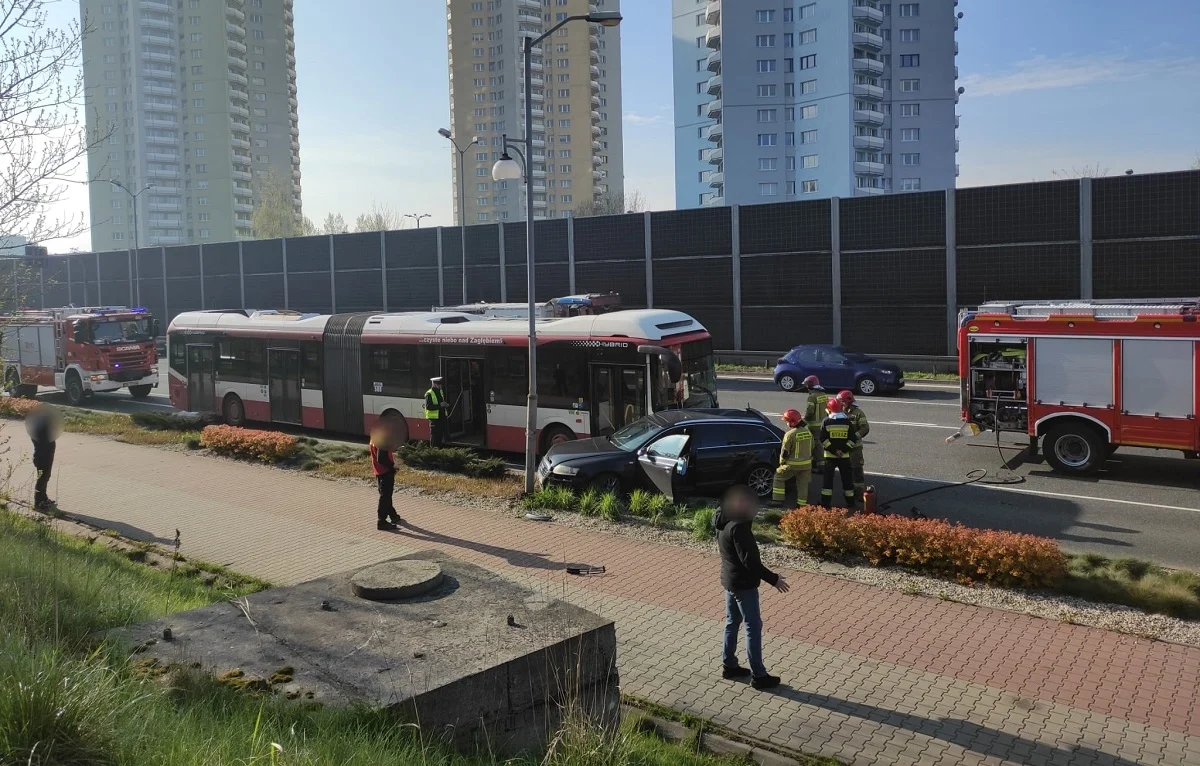 Wypadek na al. Roździeńskiego. Dwie osoby poszkodowane!