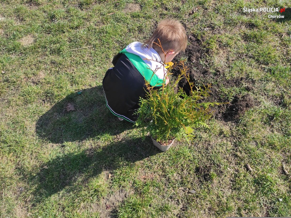 Chorzowski dzielnicowy skutecznie walczy z wykluczeniem w swojej dzielnicy
