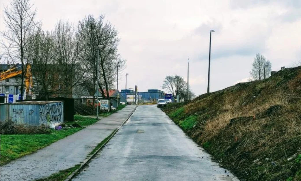 Utrudnienia dla kierowców już od poniedziałku. Powód? Przebudowa linii kolejowej