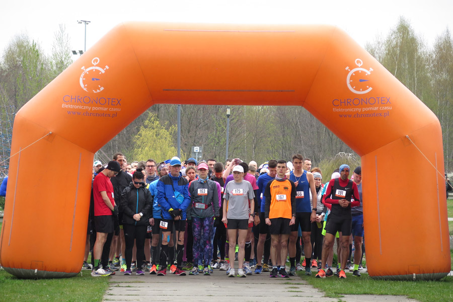 Biegacze ustrzelili "dyszkę". W biegu ulicznym wzięło udział blisko 200 uczestników!