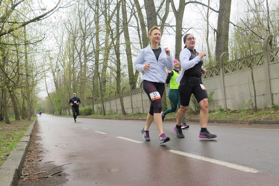 Biegacze ustrzelili "dyszkę". W biegu ulicznym wzięło udział blisko 200 uczestników!