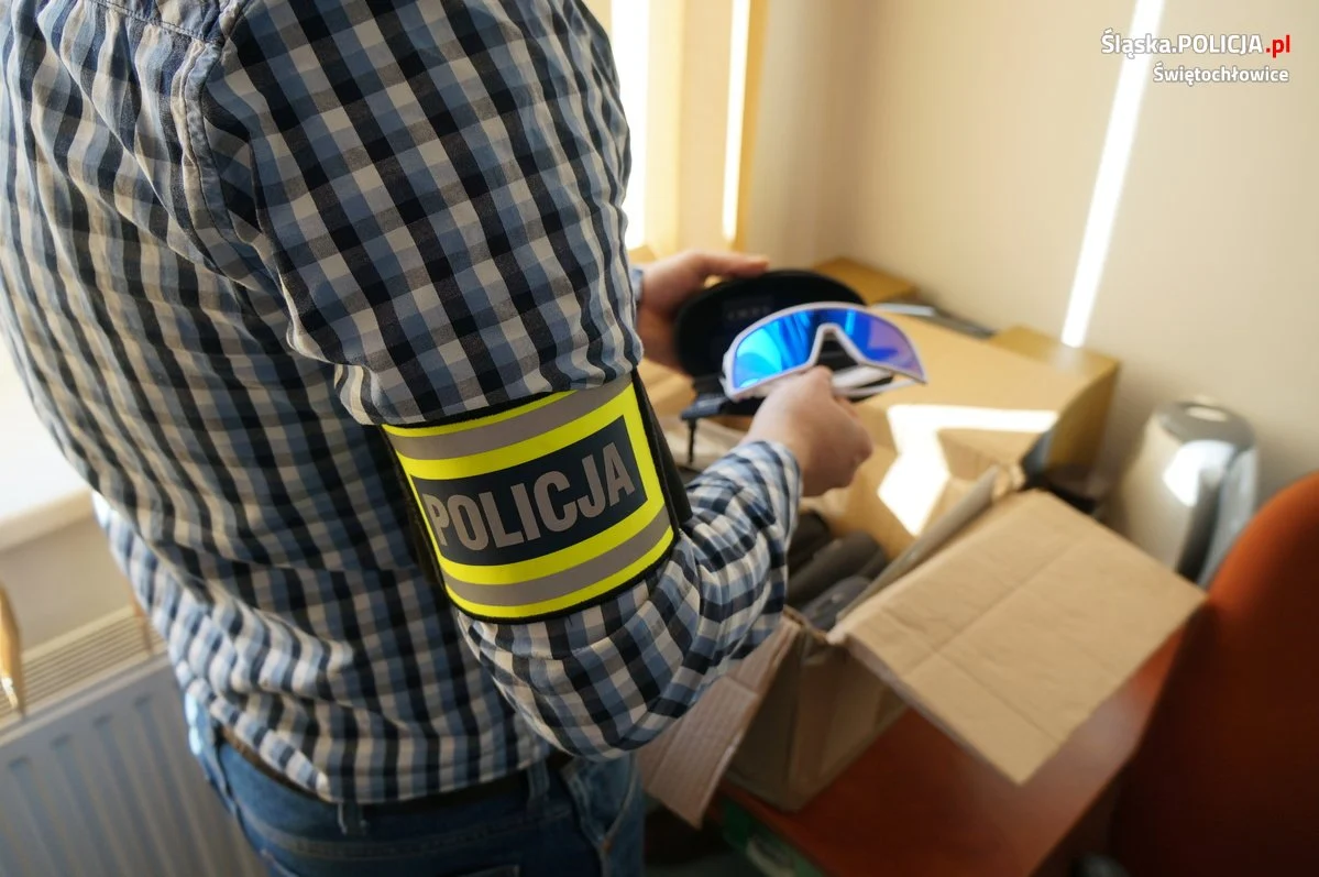 Mieszkaniec Bytomia usłyszał 30 zarzutów. Handlował podrobionymi okularami