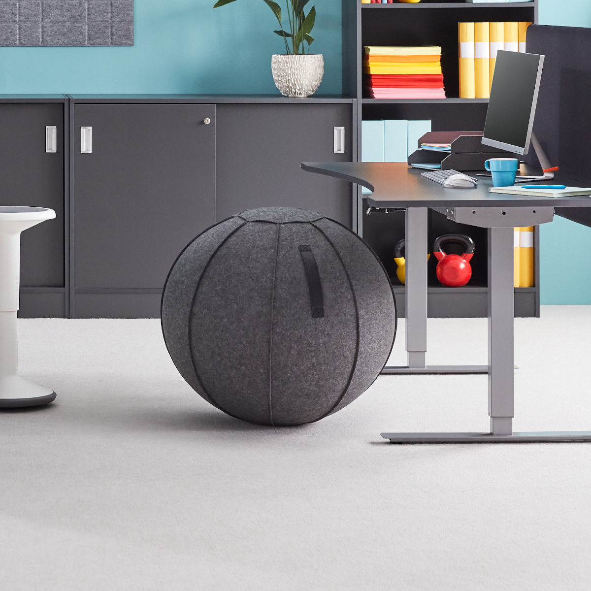 Funkcjonalne meble biurowe do ergonomicznego biura