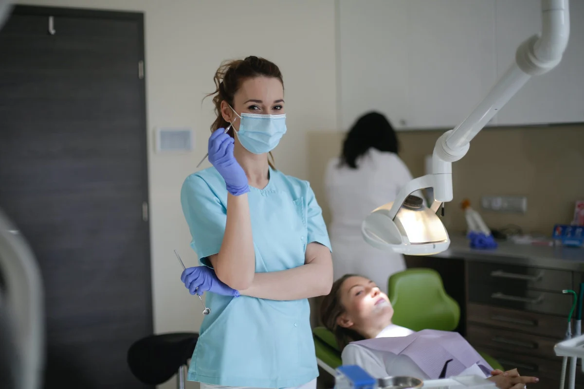Szukasz skutecznej dezynfekcji pomieszczenia? Wypróbuj lampę bakteriobójczą UV-C