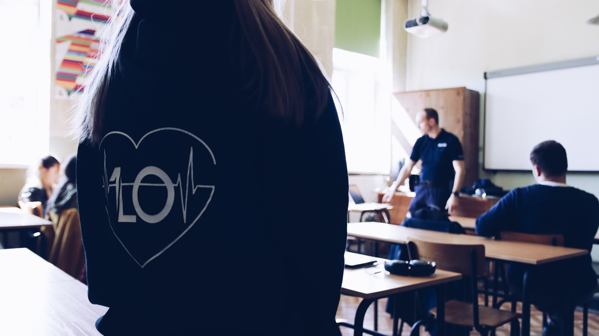 Hejt w sieci i zagrożenia fake news - tematem spotkania z uczniami