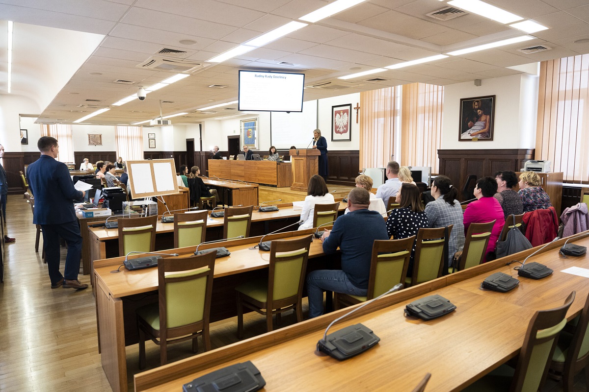 Pierwsze posiedzenie nowo wybranych rad dzielnic