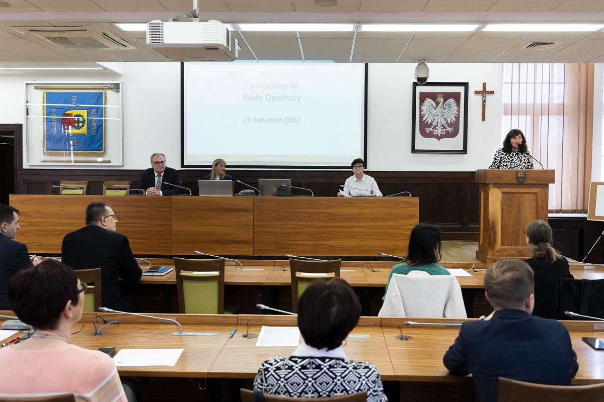 Pierwsze posiedzenie nowo wybranych rad dzielnic