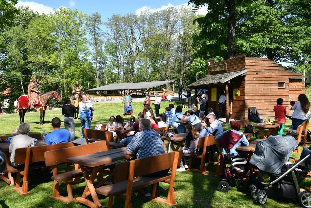 Wydarzenie w ruinach Zamku Rudzkiego 8