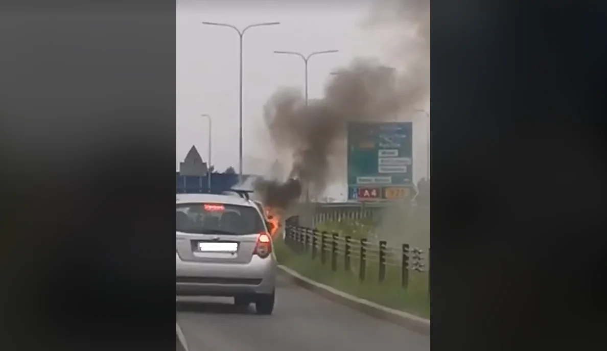Samochód w płomieniach na trasie NS!