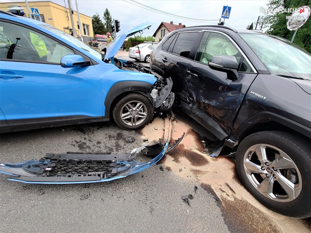Wjechał na czerwonym świetle i spowodował kolizję