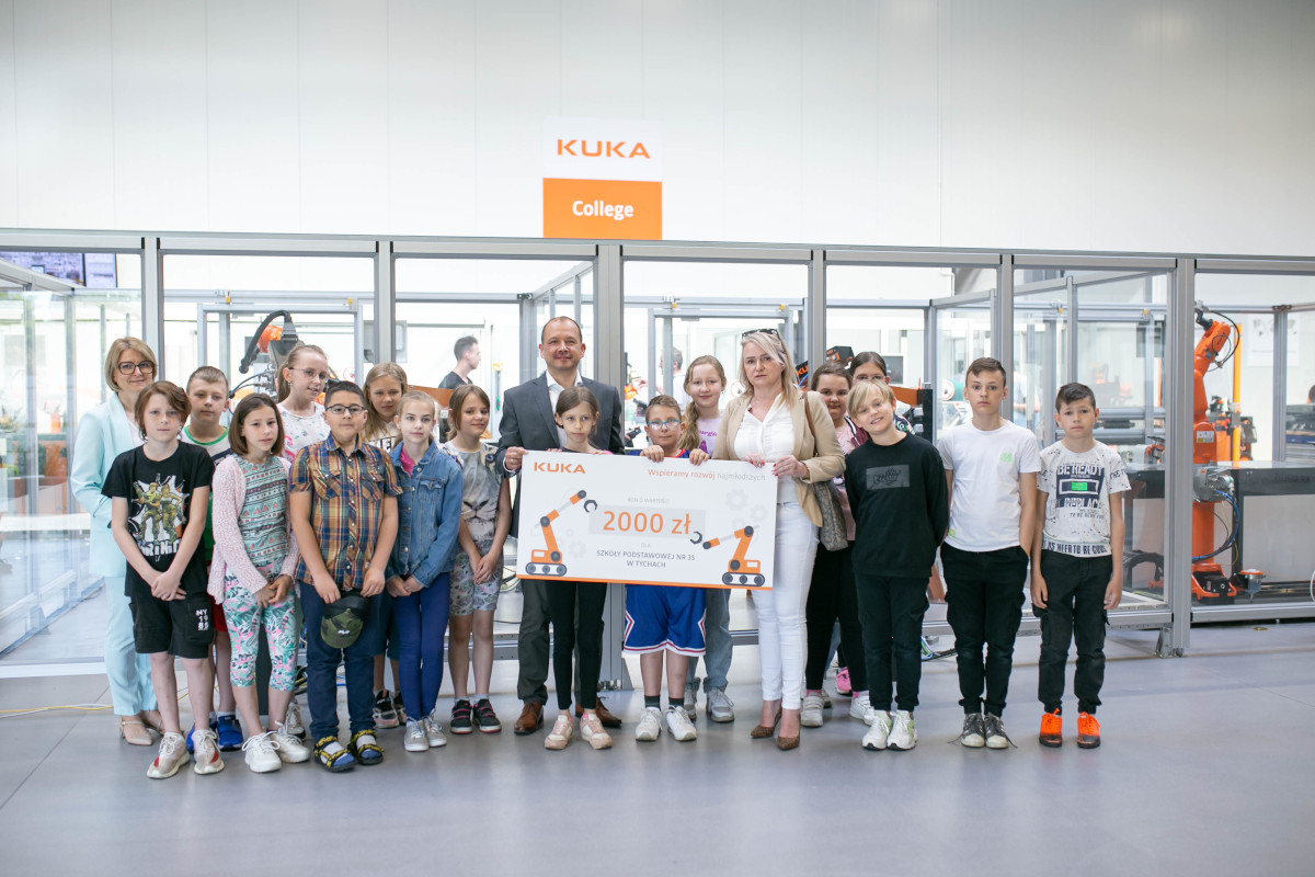 KUKA wspiera rozwój najmłodszych! Firmę odwiedzili uczniowie SP nr 35 w Tychach