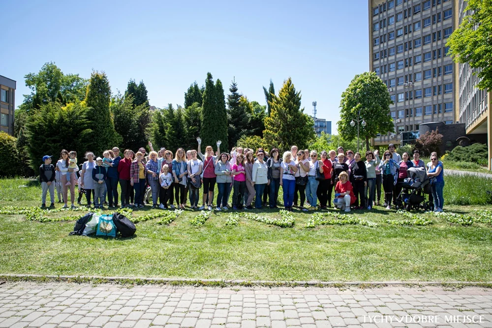 W dowód wdzięczności - ukraińskie kobiety posadziły kwiaty w Parku Miejskim Solidarności