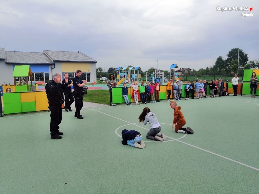 Rybniccy policjanci rozmawiali o bezpieczeństwie z najmłodszymi