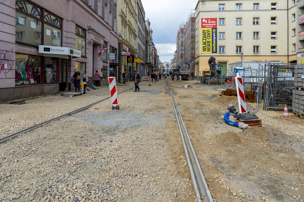 Trwa rewitalizacja ulicy Dworcowej. Co nowego na placu budowy?