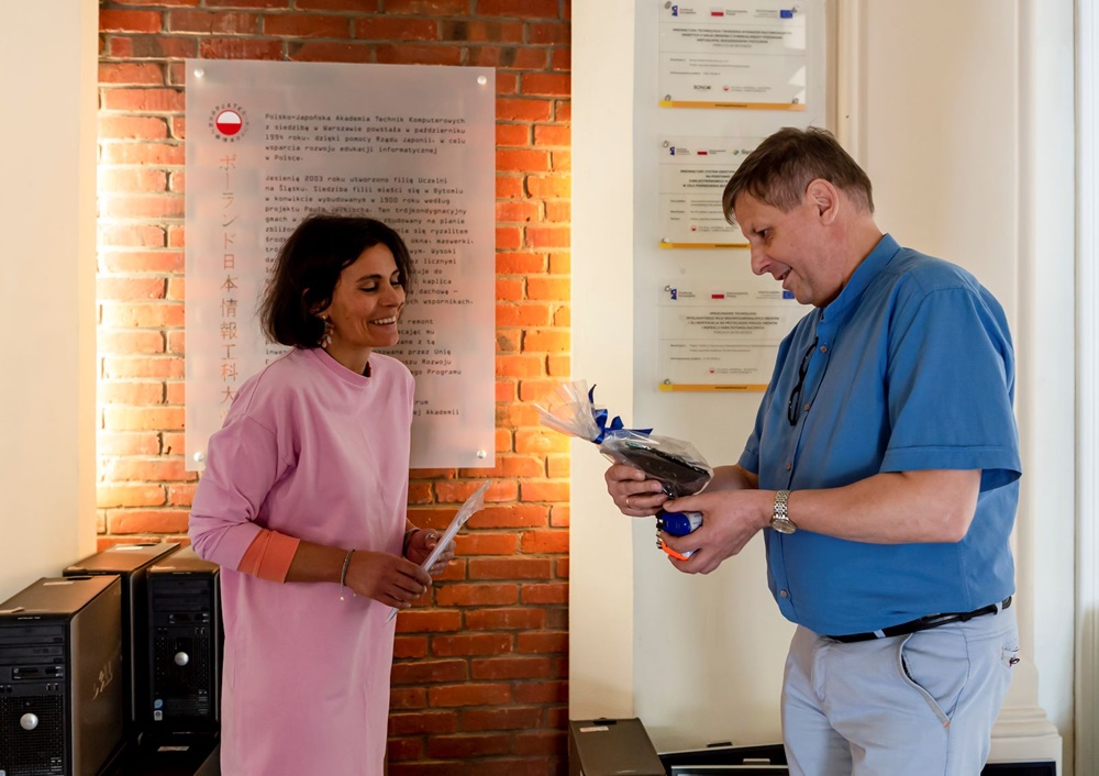 Do bytomskich szkół i przedszkoli trafiły monitory i komputery