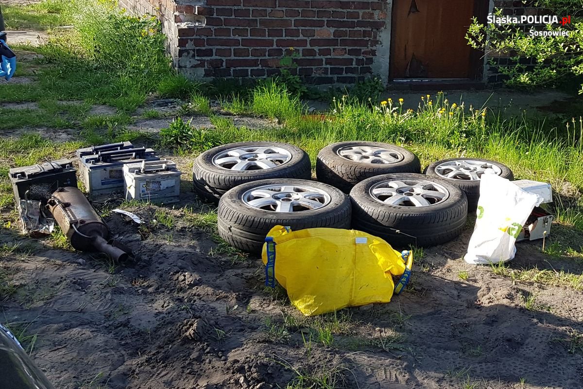 Złodzieje zatrzymani na gorącym uczynku. Zareagował przechodzień