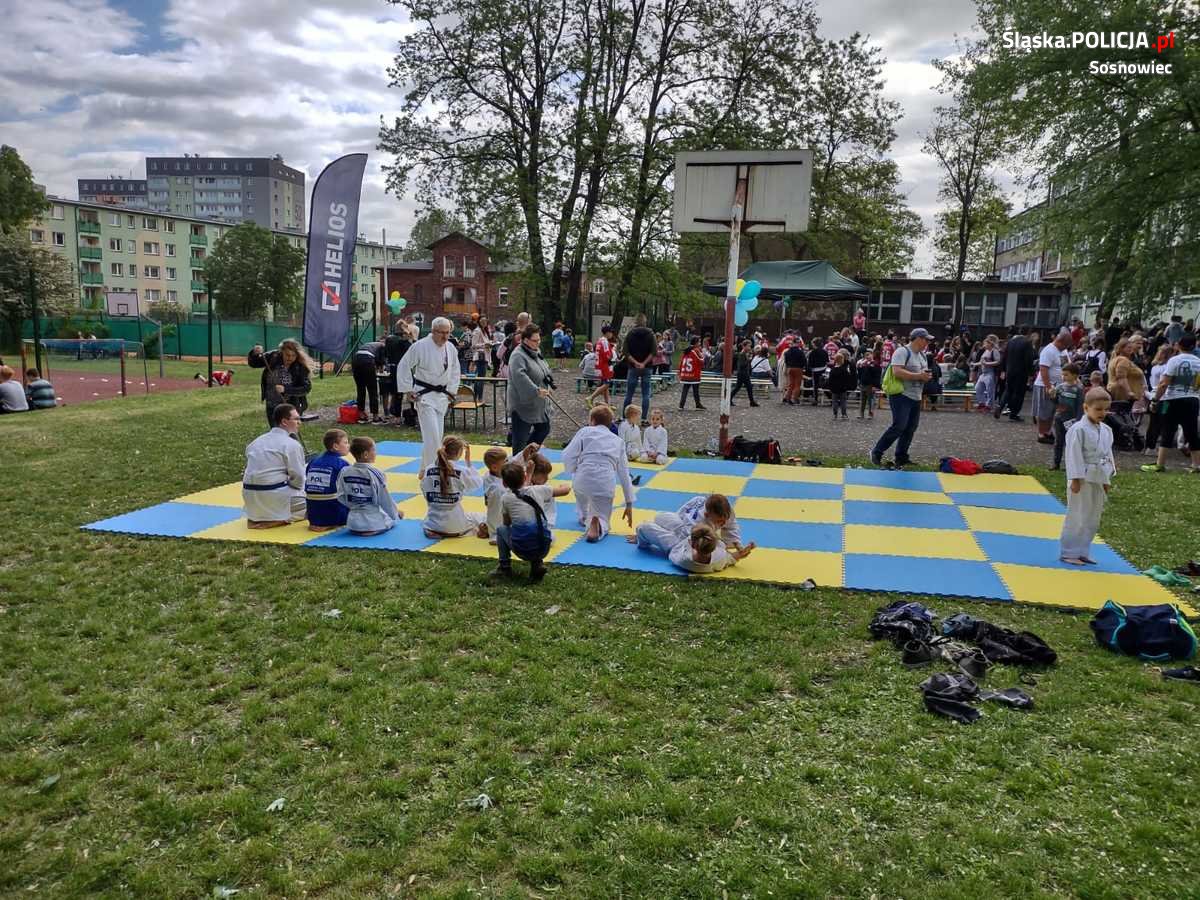 Dzielnicowi na festynie rodzinnym