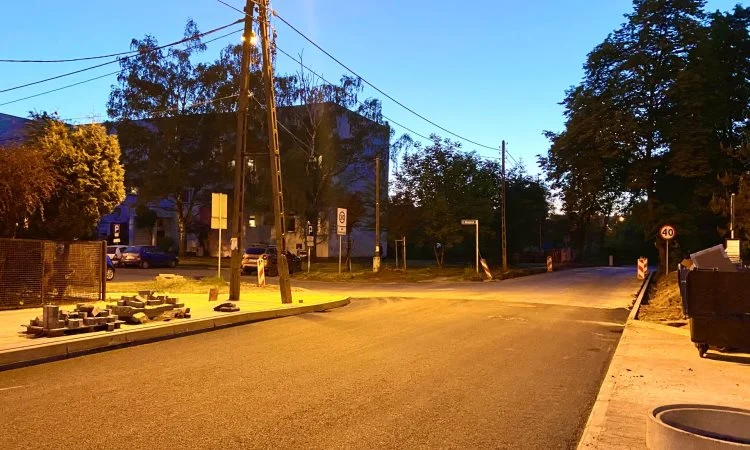 Kolejny etap prac na Naftowej