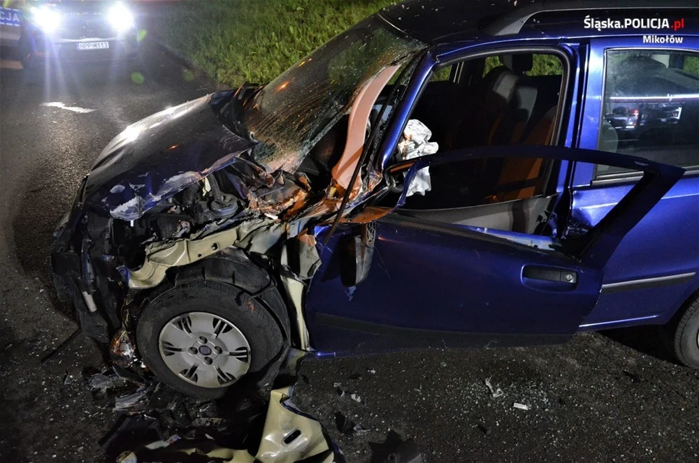 Pijany kierowca wjechał na przeciwległy pas ruchu