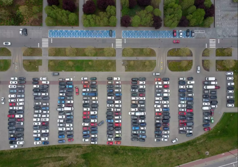 Strefa Kultury zamknięta dla kierowców. Miejsc do parkowania będzie mniej do połowy lata