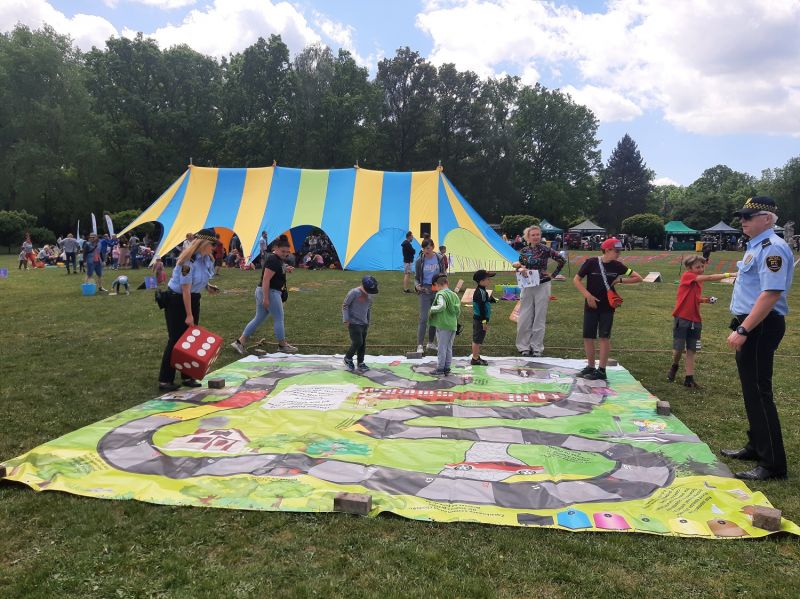 Strażnicy miejscy na pikniku rodzinnym "Ekoodpowiedzialnie" [ZDJĘCIA]