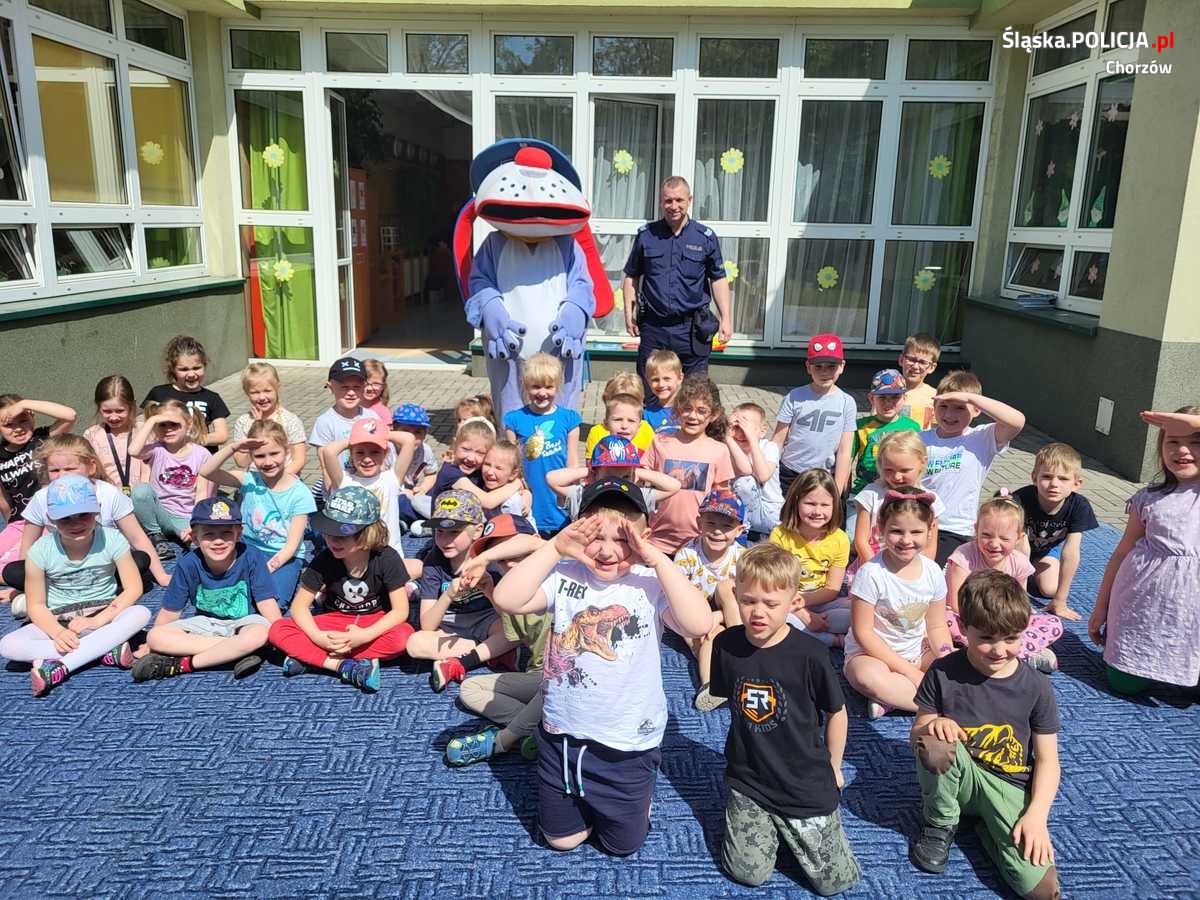 Chorzowscy policjanci spotkali się z przedszkolakami