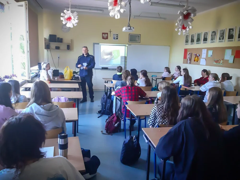 Stop papierosom i dopalaczom! Prelekcje dla klas ósmych szkół podstawowych