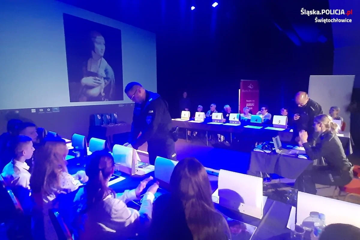 Seniorzy kontra młodzi! Za nami międzypokoleniowy turniej "Jeden z szesnastu" [ZDJĘCIA]